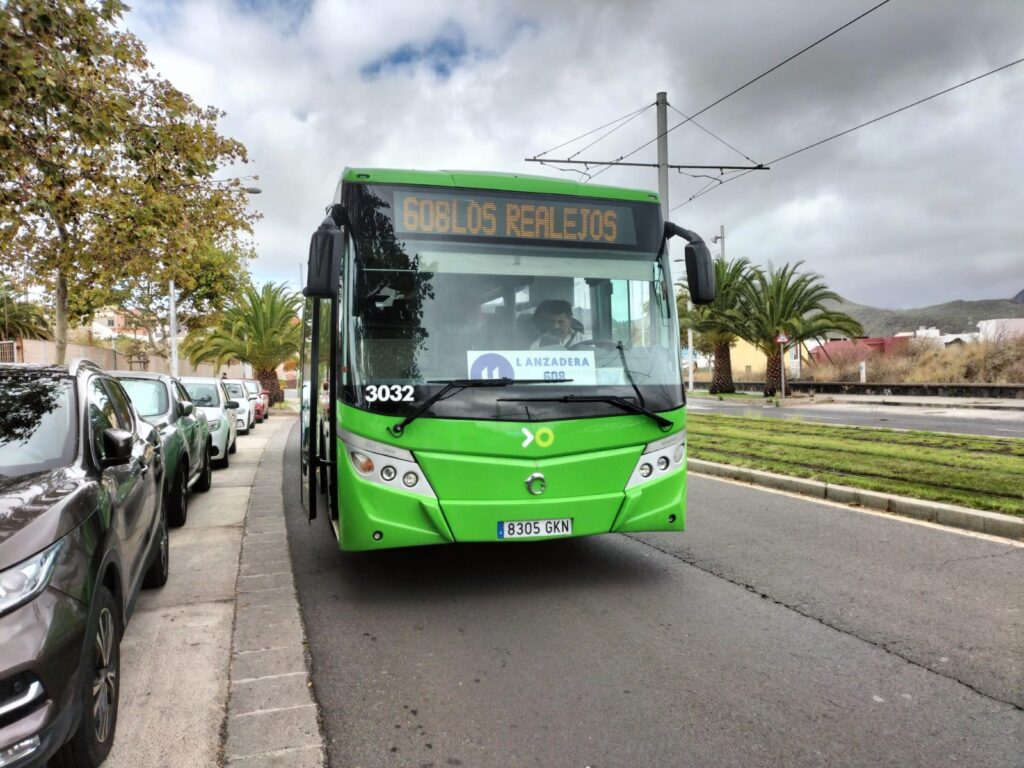 Uni Busse1