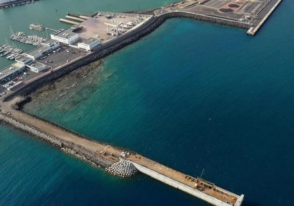 Leichnam trieb im Atlantik 100 Leichnam