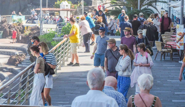Kanarische Inseln: Mehr Urlauber im Juli 3 Urlauber