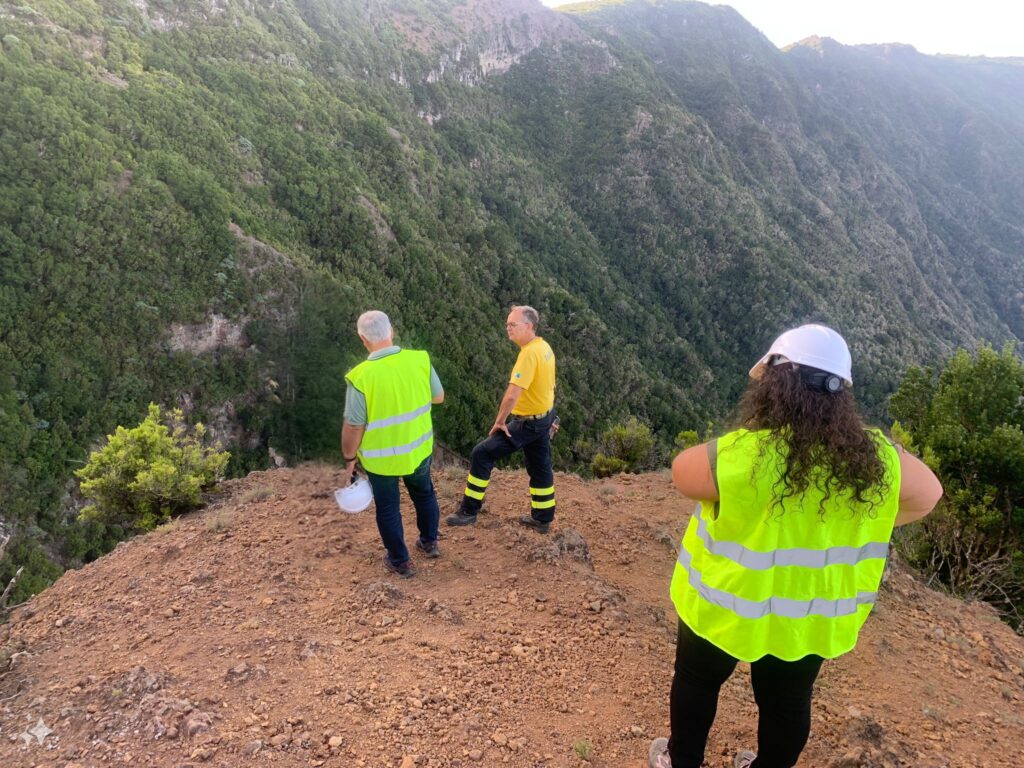 El Hierro-Valle de El Golfo Camino Jinama wird erneuert 94 Camino