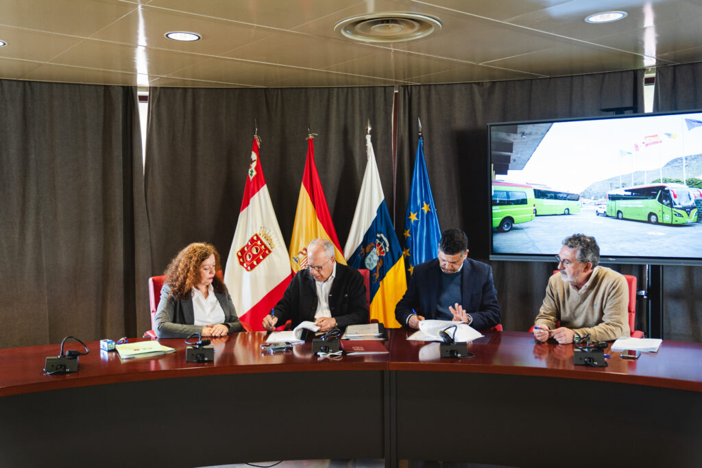 La Gomera, San Sebastián: Zwölf neue Busse für La Gomera 97 Zwoelf