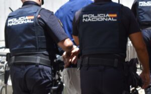 27 Jugendliche