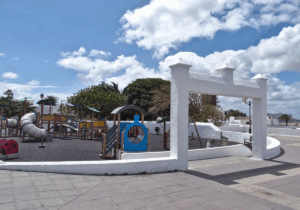 Lanzarote, Teguise: Große Spielplatzpläne in Teguise 17 Grosse