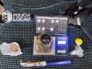 Teneriffa-Nordost, Santa Cruz: Polizeihund entdeckt Drogen im Bus 7 Polizeihund