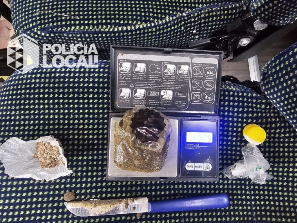 Teneriffa-Nordost, Santa Cruz: Polizeihund entdeckt Drogen im Bus 1 Polizeihund