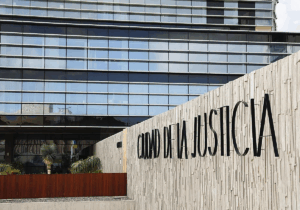 Gran Canaria-Nord, Las Palmas: Stalkerin rief bis zu 140-mal am Tag an 7 Stalkerin