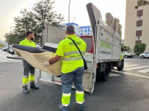 Teneriffa-Nordost, Santa Cruz: Tonnenweise Sperrmüll geräumt 5 Tonnenweise