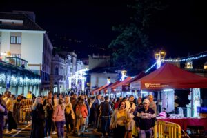 Teneriffa-Nord, La Orotava: Weihnachtsbeleuchtung wird eingeschaltet 15 Weihnachtsbeleuchtung