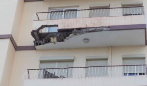 Teneriffa-Nordost, Santa Cruz: Balkone weggebrochen 8 Balkone