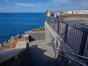 Teneriffa-Südwest, Guía de Isora: Steilhang an der Küste abgesichert 57 Steilhang