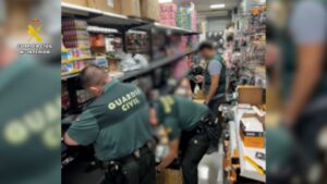 Teneriffa-Süd, Arona: Geheime Werkstatt für Spielzeug-Fälschungen 7 geheime