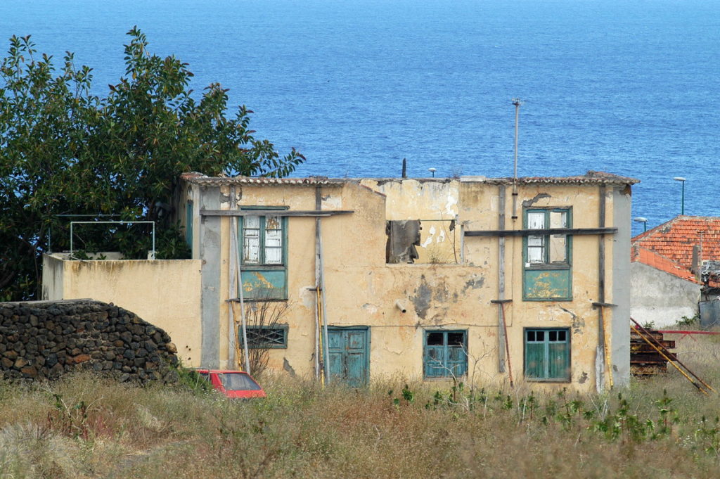 Casa amarilla