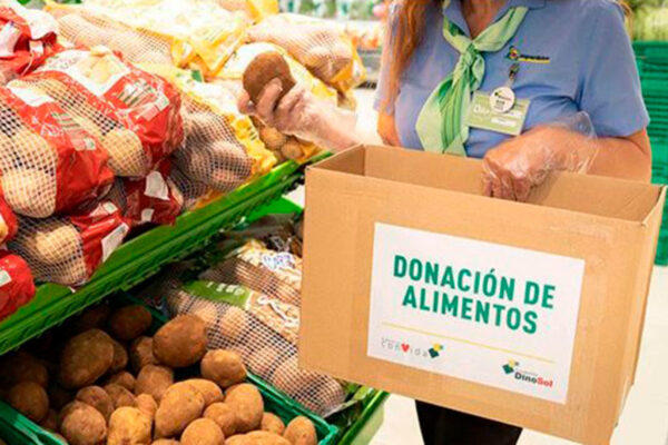 Kanarische Inseln: Hiperdino spendete tonnenweise Lebensmittel 2 Hiperdino