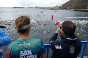Teneriffa-Nordost, Santa Cruz: Neujahrsschwimmen in Santa Cruz 8 Neujahrsschwimmen