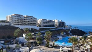 1769939261475440526517996476612