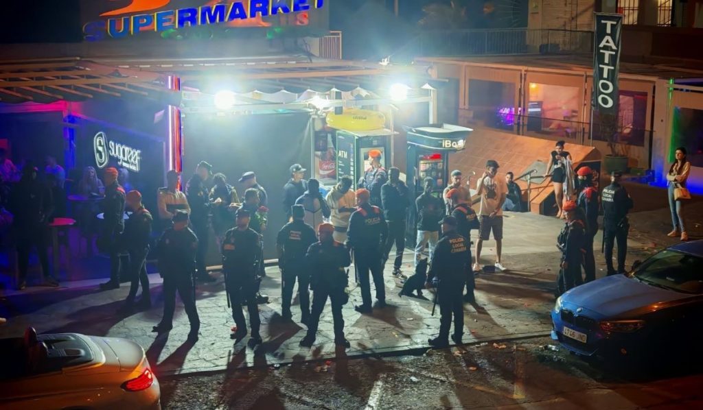 Teneriffa-Süd, Arona: Razzia im Vergnügungsviertel 99 Razzia