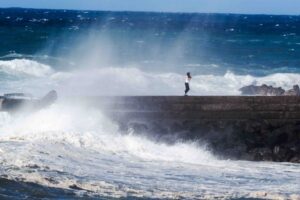 Kanarische Inseln: Sturmtief verliert an Kraft, der Regen bleibt 1 Sturmtief 2