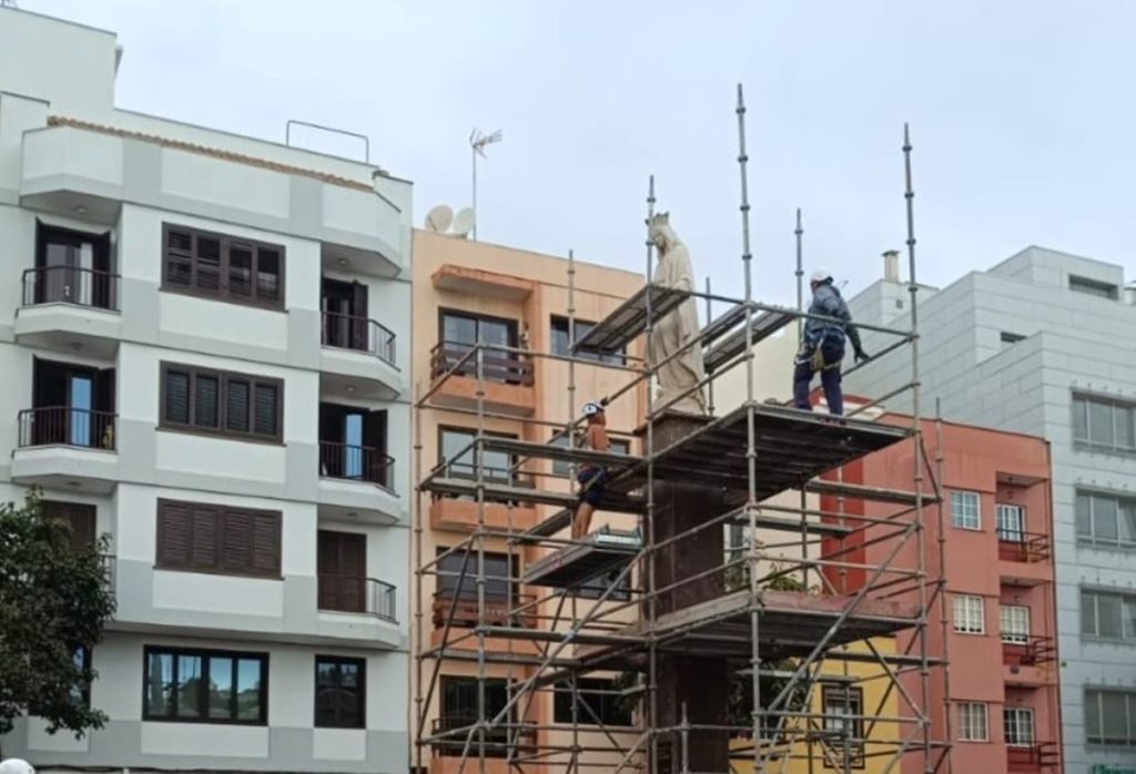 Teneriffa-Nord, La Laguna: Marmorstatue bekommt neuen Glanz 1 Marmorstatue