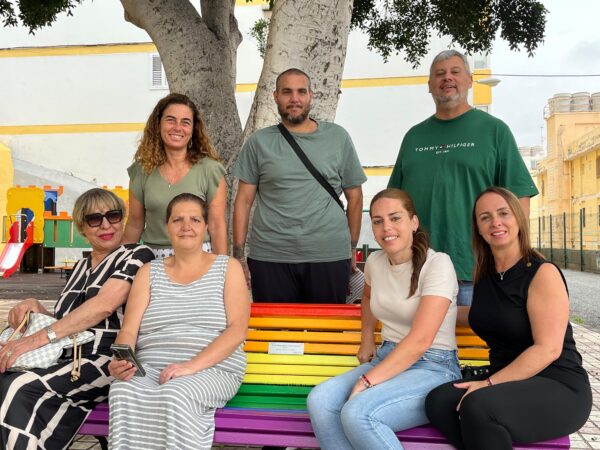 Gran Canaria-Nord, Las Palmas: Regenbogenbank für Alexis Corujo 4 Regenbogenbank