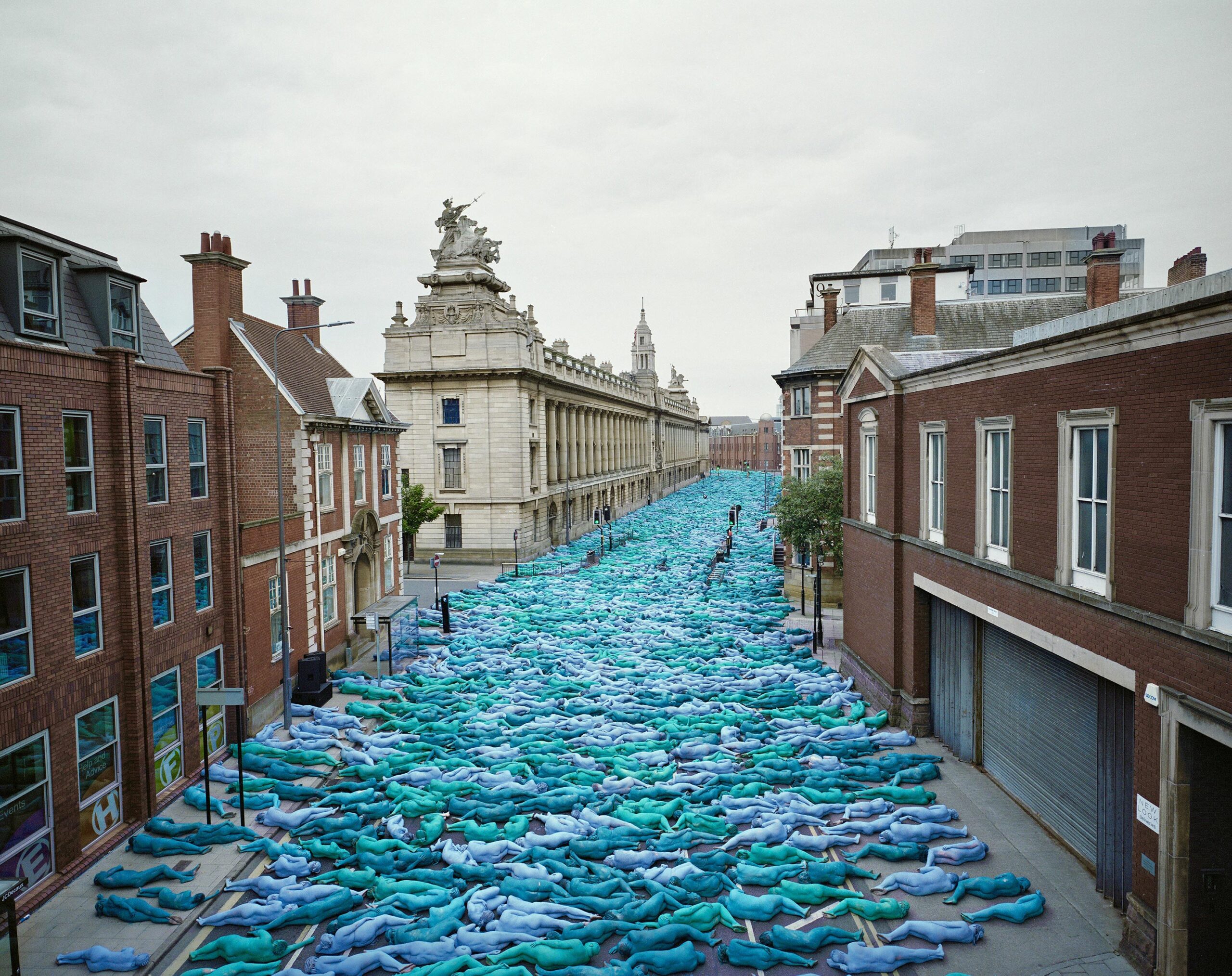 Spencer Tunick Hull UK 2016 scaled
