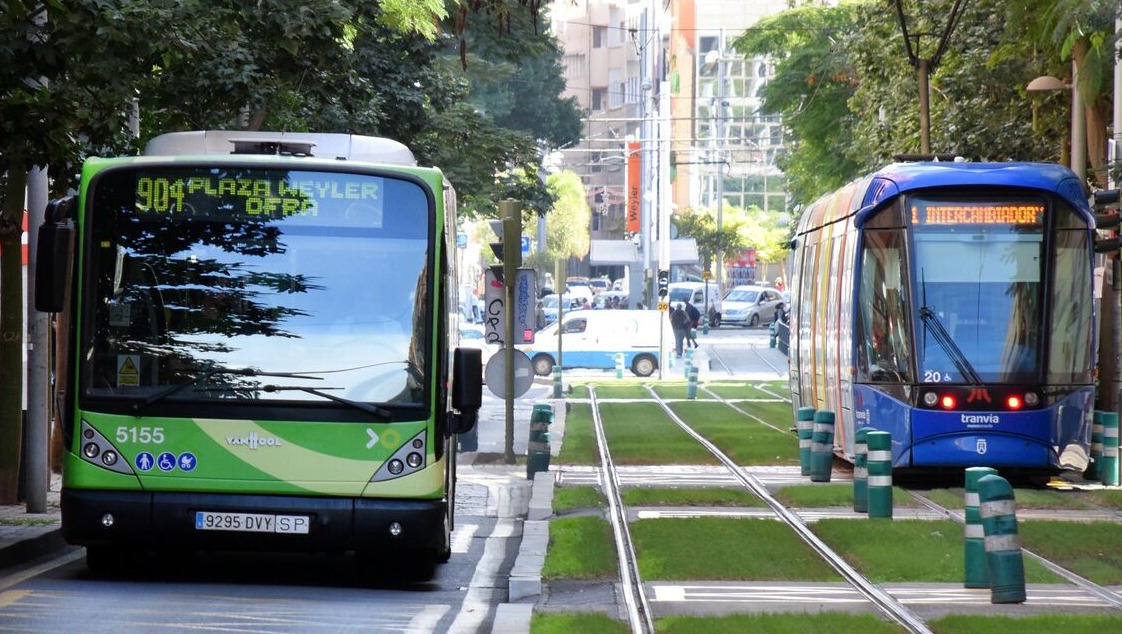 Teneriffa-Nordost, Santa Cruz: Extra-Spur für Busse 1