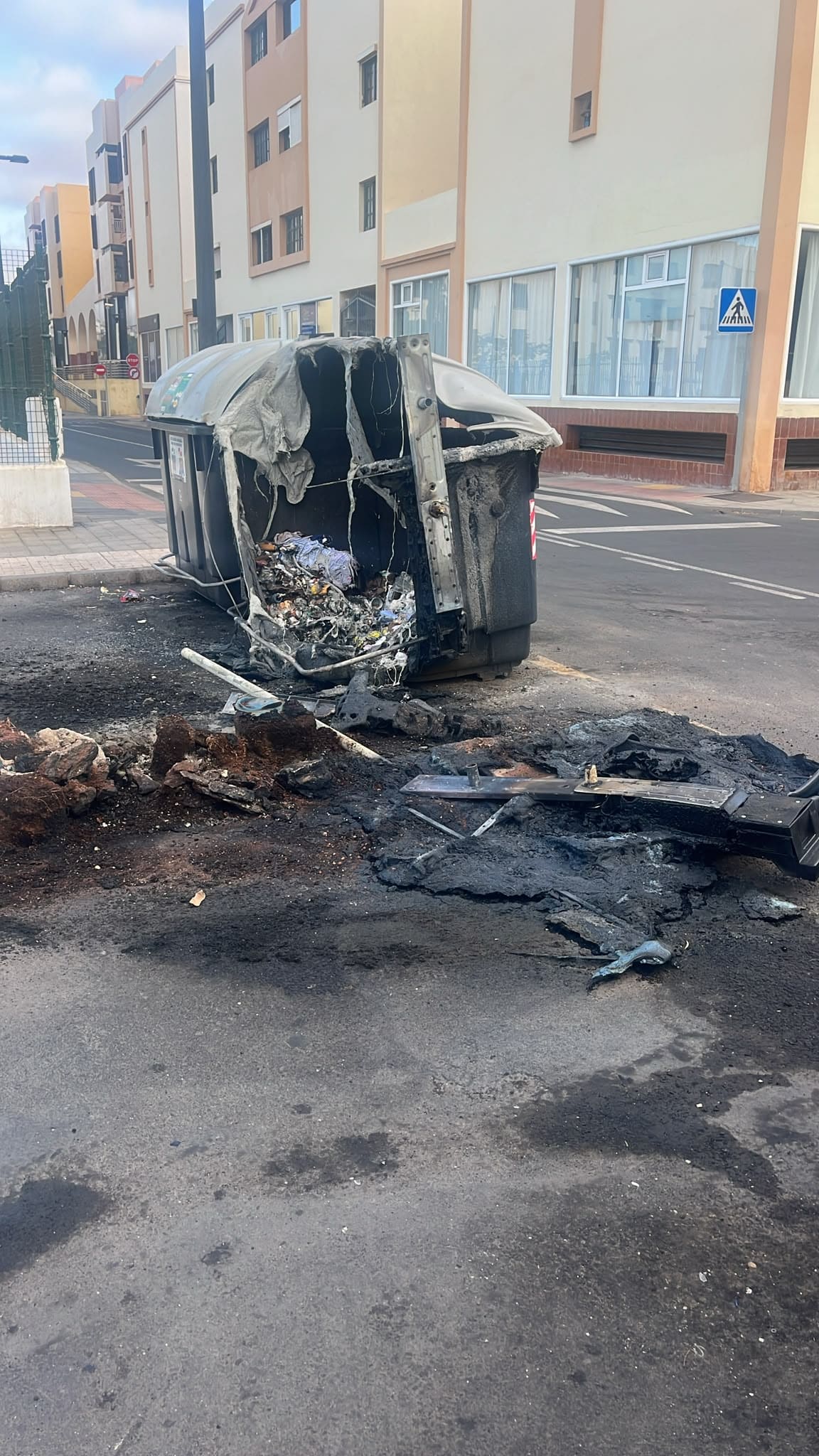 Lanzarote, Arrecife: Feuerteufel-Alarm in Arrecife 1 Feuerteufel