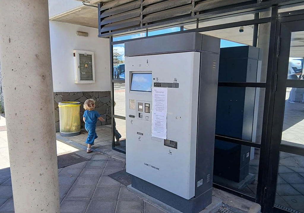 Lanzarote, Arrecife: Parkgebühr für Busse 95 Parkgebuehr