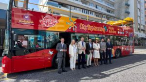 Teneriffa-Nord, Puerto de la Cruz: Puerto bekommt einen Sightseeing-Bus 3 Puerto