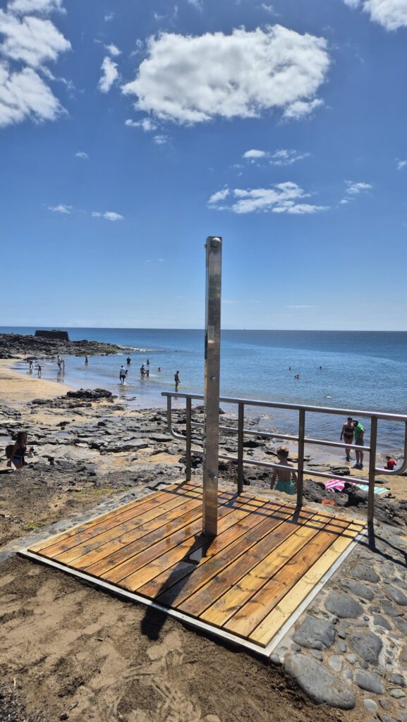 Lanzarote, Tías: Strandduschen wurden geschlossen 99 Strandduschen