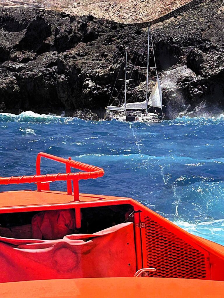 Teneriffa-Ost, El Rosario: Segelboot in Seenot 94 segelboot