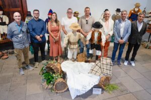 Teneriffa-Nord, Garachico: Ausstellung über Kinder-Trachten 12 Ausstellung 1