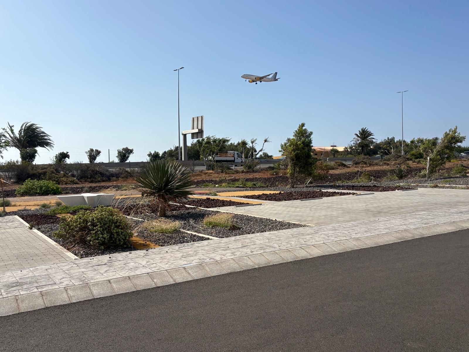 Gran Canaria-Ost, Ingenio: Grüne Lunge am Fußballplatz 1 Gruene Lunge