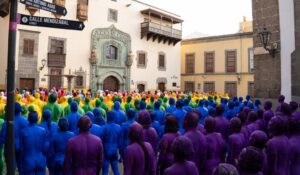 Gran Canaria-Nord, Las Palmas: Menschen in Regenbogenfarben 5 Nackte