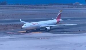 Gran Canaria-Ost, Vecindario: Notlandung auf dem Flughafen von Gran Canaria 9 Notlandung