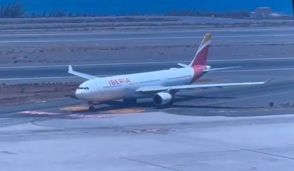 Gran Canaria-Ost, Vecindario: Notlandung auf dem Flughafen von Gran Canaria 99 Notlandung