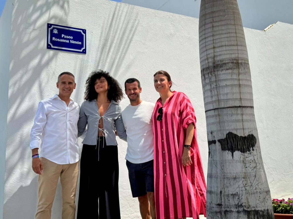 La Palma, Los Llanos de Aridane: Plaza wurde nach Rosana Simón benannt 97 Plaza