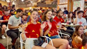 Kanarische Inseln: Public Viewing auf Teneriffa 3 Public 2
