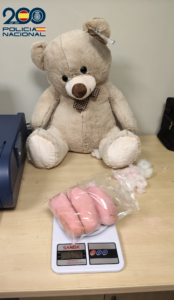 Teneriffa-Nord, La Laguna: Teddybär als Drogenkurier 13 Teddybaer