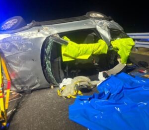 Teneriffa-Süd, Arico: Schwerer Unfall auf der Süd-Autobahn 2 Auto ueberschlagen