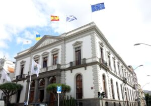 Teneriffa-Nordost, Santa Cruz: Demonstration für Ceuta 17 Ayuntamiento Santa Cruz