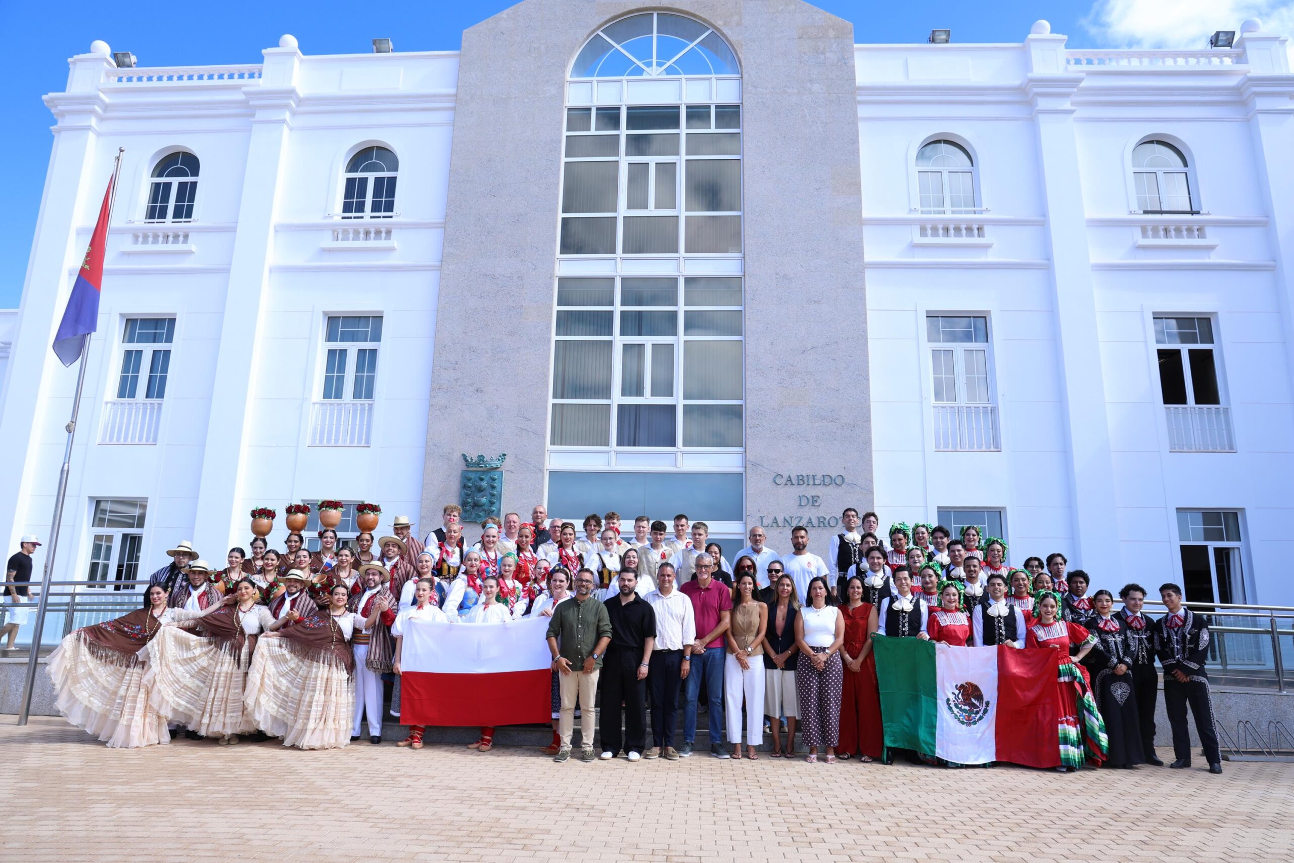 Lanzarote, Arrecife: „Die Welt auf Lanzarote“ 1 Festival Internacional scaled
