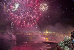 Gran Canaria-Ost, Telde: 20-minütiges Feuerwerk-Erlebnis 1 Feuerwerk Melenara 3 este