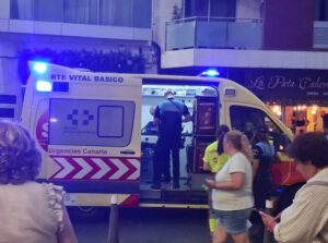 Gran Canaria-Nordost, Las Palmas: Mit Messern schwer verletzt 5 Krankenwagen
