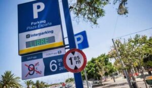 Teneriffa-Nordost, Santa Cruz: Ein Parkplatz auf den ersten Blick 6 Parking Schild