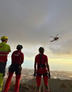 Teneriffa-Süd, Adeje: Unfall eines Tandem-Gleitschirmfliegers 18 Rettung Gleitschirmflieger
