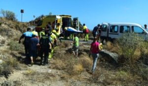 Teneriffa-Süd, Arico: In Barranco gestürzt 12 Rettung Mann Auto Barranco