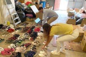 Lanzarote, Arrecife: Solidarische Schuhe 7 Solidarische Schuhe