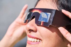 Kanarische Inseln: Sonnenfinsternis nicht ohne Schutzbrille 3 Spezialbrille