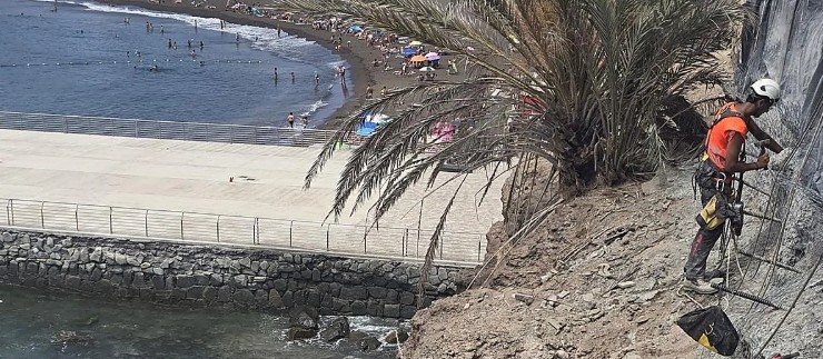 Gran Canaria-Ost, Telde: Notfallarbeiten an der Avenida de Taliarte 97 Telde Tamariarte Bauarbeiten