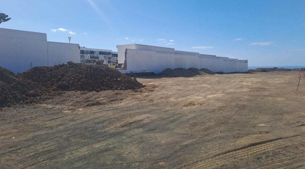 Lanzarote, Tías: Erweiterung des Friedhofs 98 Tias Friedhof